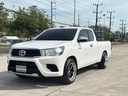 2019 TOYOTA Hilux