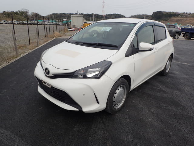 2017 TOYOTA Vitz