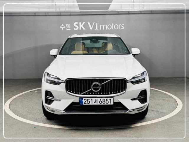 2023 VOLVO XC60