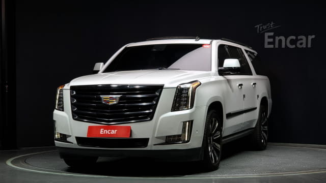 2017 CADILLAC Escalade, 