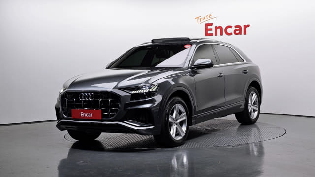 2020 AUDI Q8