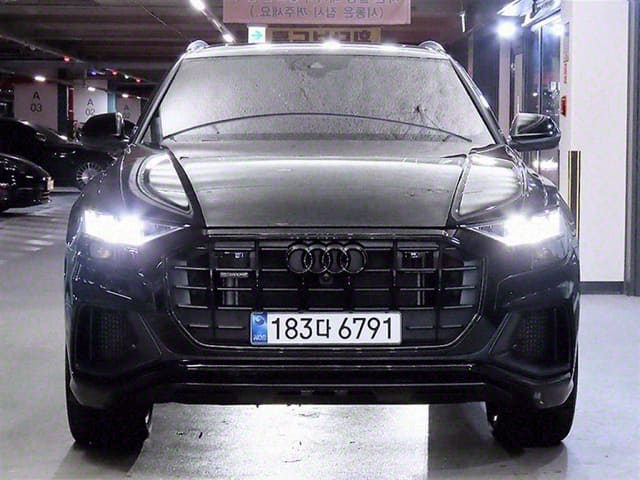 2023 AUDI Q8