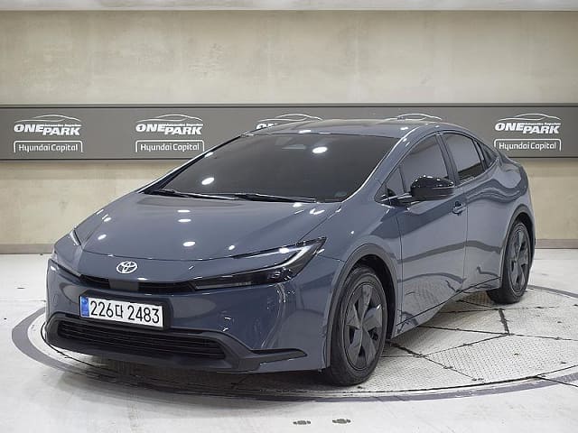 2024 TOYOTA Prius