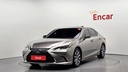 2019 LEXUS ES
