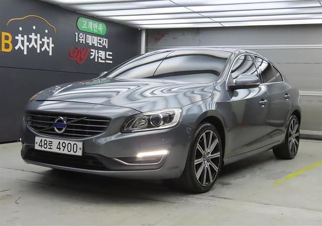 2018 VOLVO S60