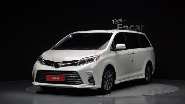 2018 TOYOTA Sienna