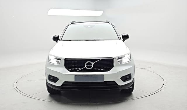 2021 VOLVO XC40, 