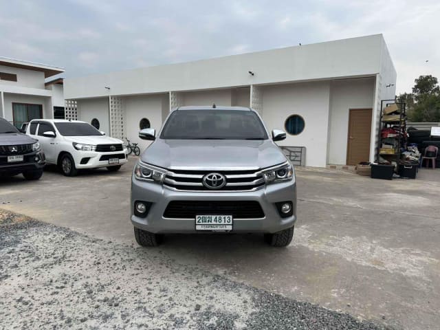 2017 TOYOTA Hilux, 