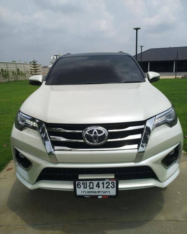 2017 TOYOTA Fortuner