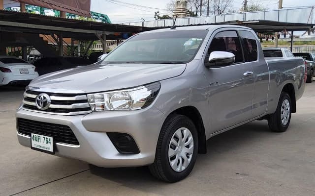 2017 TOYOTA Hilux, 