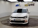 2016 VOLKSWAGEN Polo