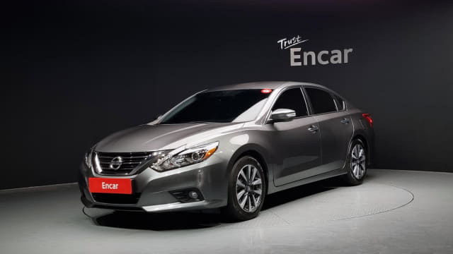 2017 NISSAN Altima