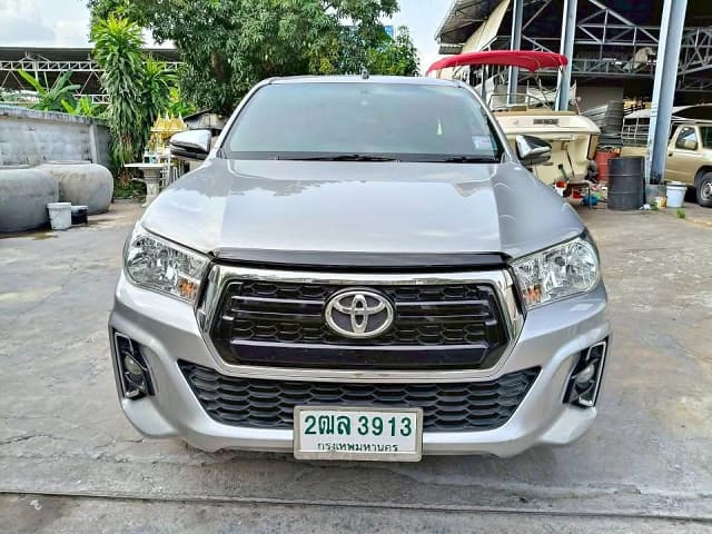 2019 TOYOTA Hilux