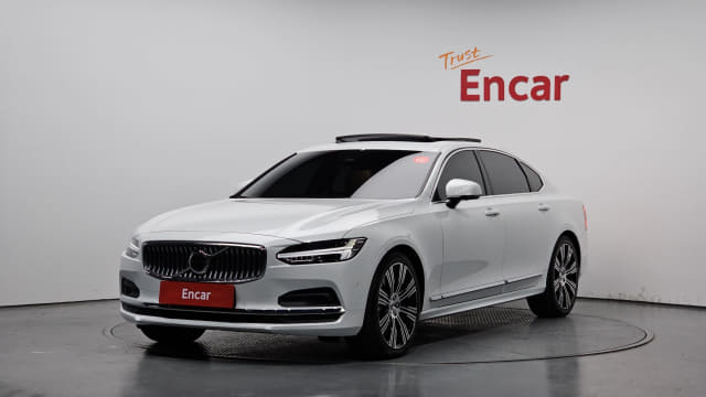 2024 VOLVO S90