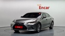 2019 LEXUS ES