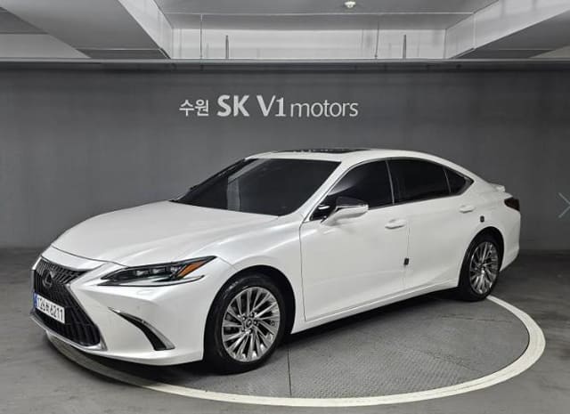2023 LEXUS ES