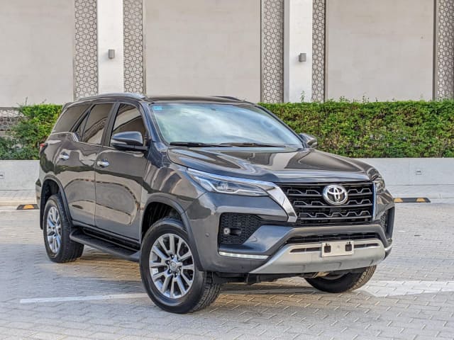 2022 TOYOTA Fortuner
