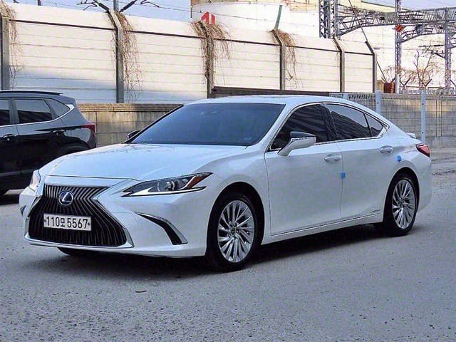 2020 LEXUS ES