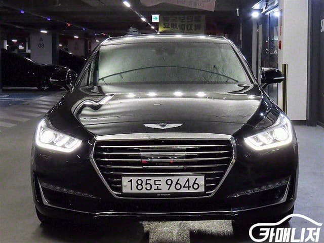2017 Genesis EQ900