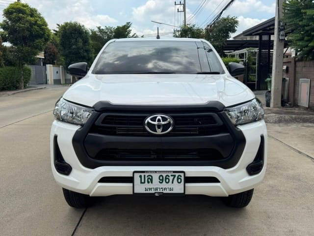 2023 TOYOTA Hilux, 