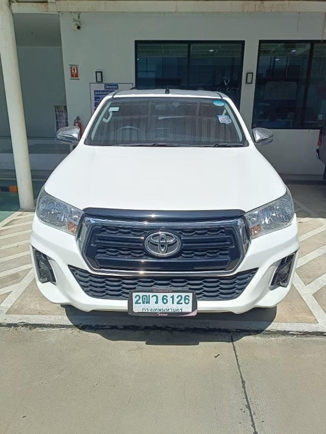 2019 TOYOTA Hilux