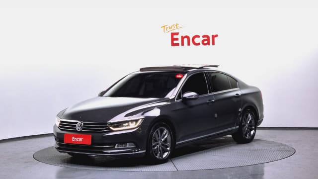 2018 VOLKSWAGEN Passat