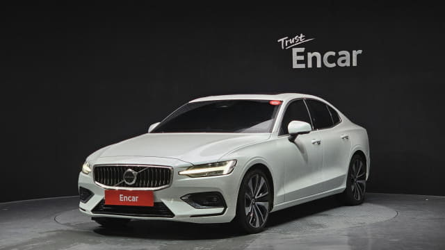 2024 VOLVO S60