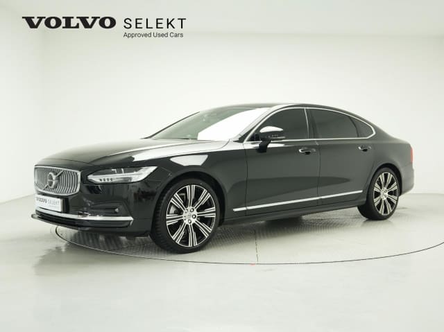 2023 VOLVO S90