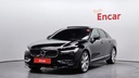 2019 VOLVO S90