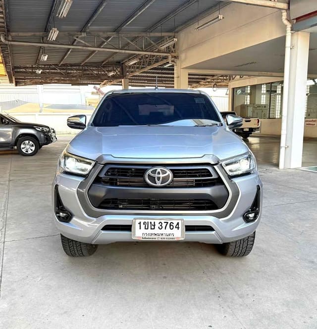 2021 TOYOTA Hilux