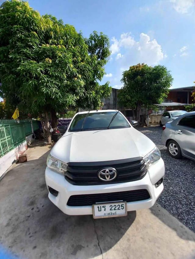 2017 TOYOTA Hilux