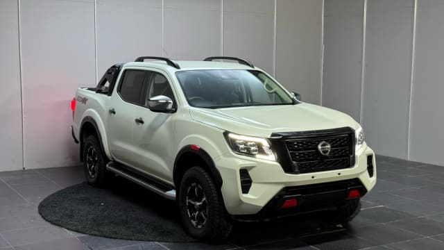 2022 NISSAN Navara