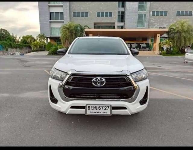 2020 TOYOTA Hilux