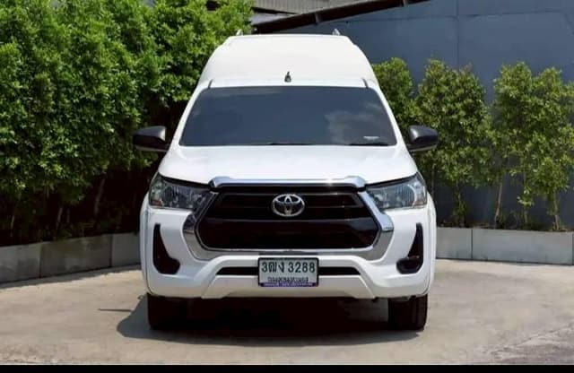 2020 TOYOTA Hilux