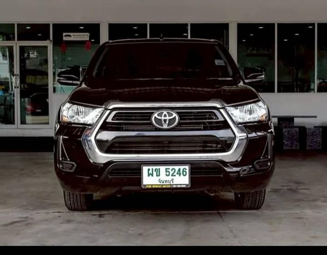 2023 TOYOTA Hilux