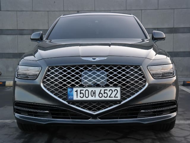 2021 Genesis G90