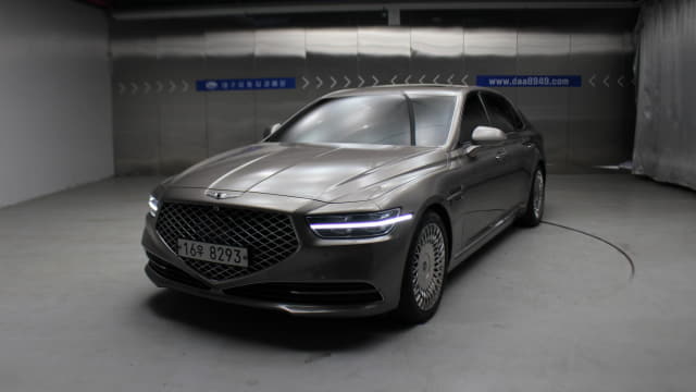2019 Genesis G90