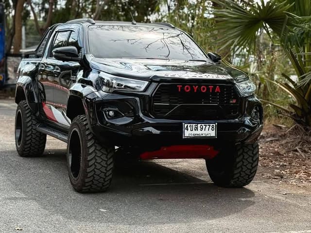 2019 TOYOTA Hilux