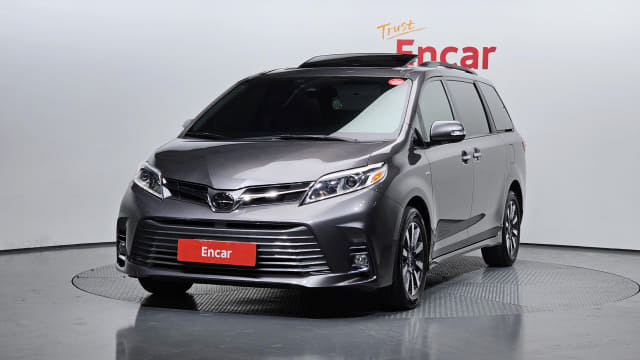 2019 TOYOTA Sienna