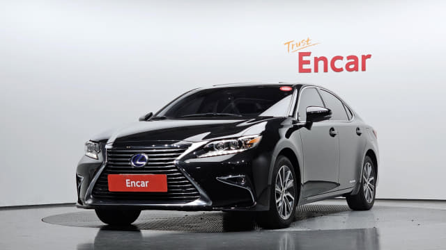 2018 LEXUS ES