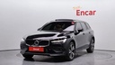 2021 VOLVO V60