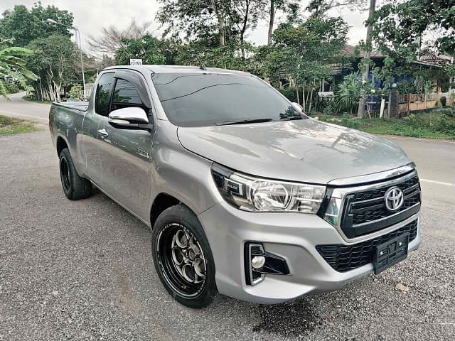 2019 TOYOTA Hilux