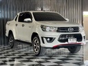 2017 TOYOTA Hilux