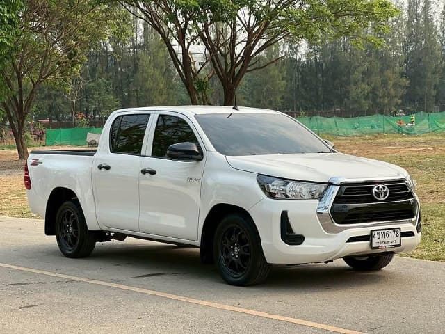 2022 TOYOTA Hilux, 
