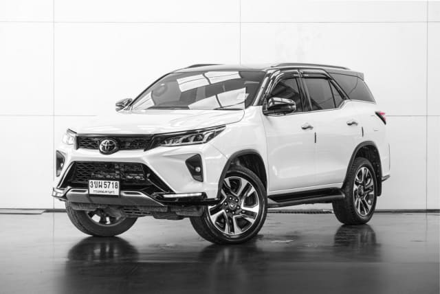 2021 TOYOTA Fortuner