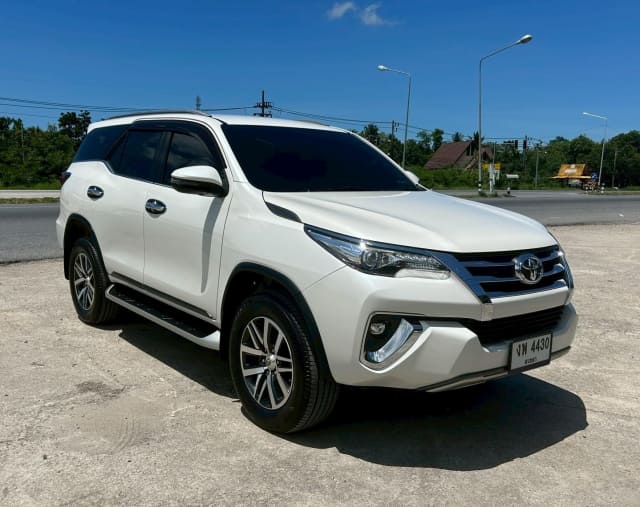 2019 TOYOTA Fortuner