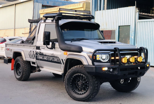2017 TOYOTA Land Cruiser