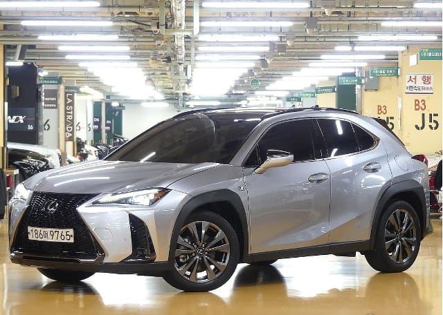 2025 LEXUS UX