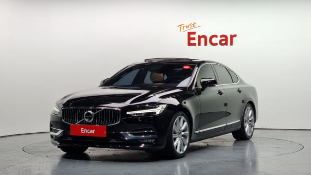 2018 VOLVO S90
