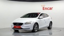 2018 VOLVO V40